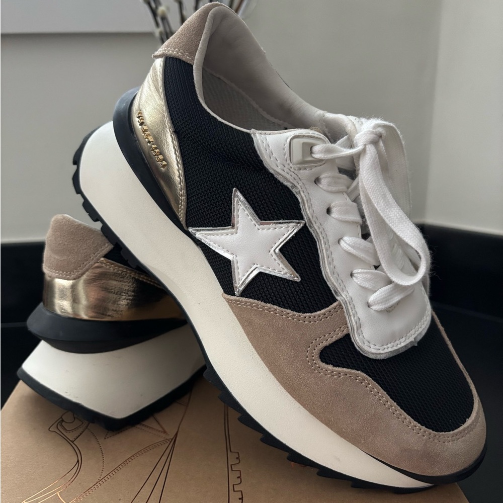 Vintage Havana Stylish Platform Sneakers in Black, Tan, White, and Gold